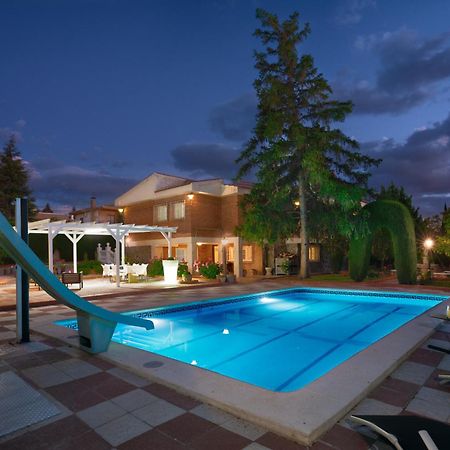 Villa Granada Garden Deluxe 모나칠 외부 사진