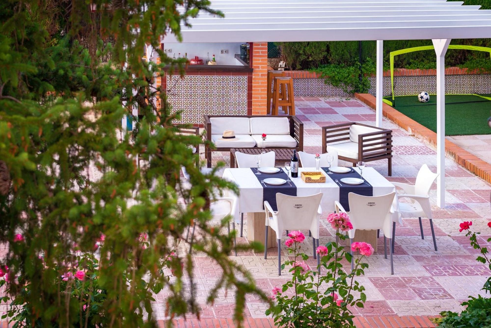 Villa Granada Garden Deluxe 모나칠 외부 사진