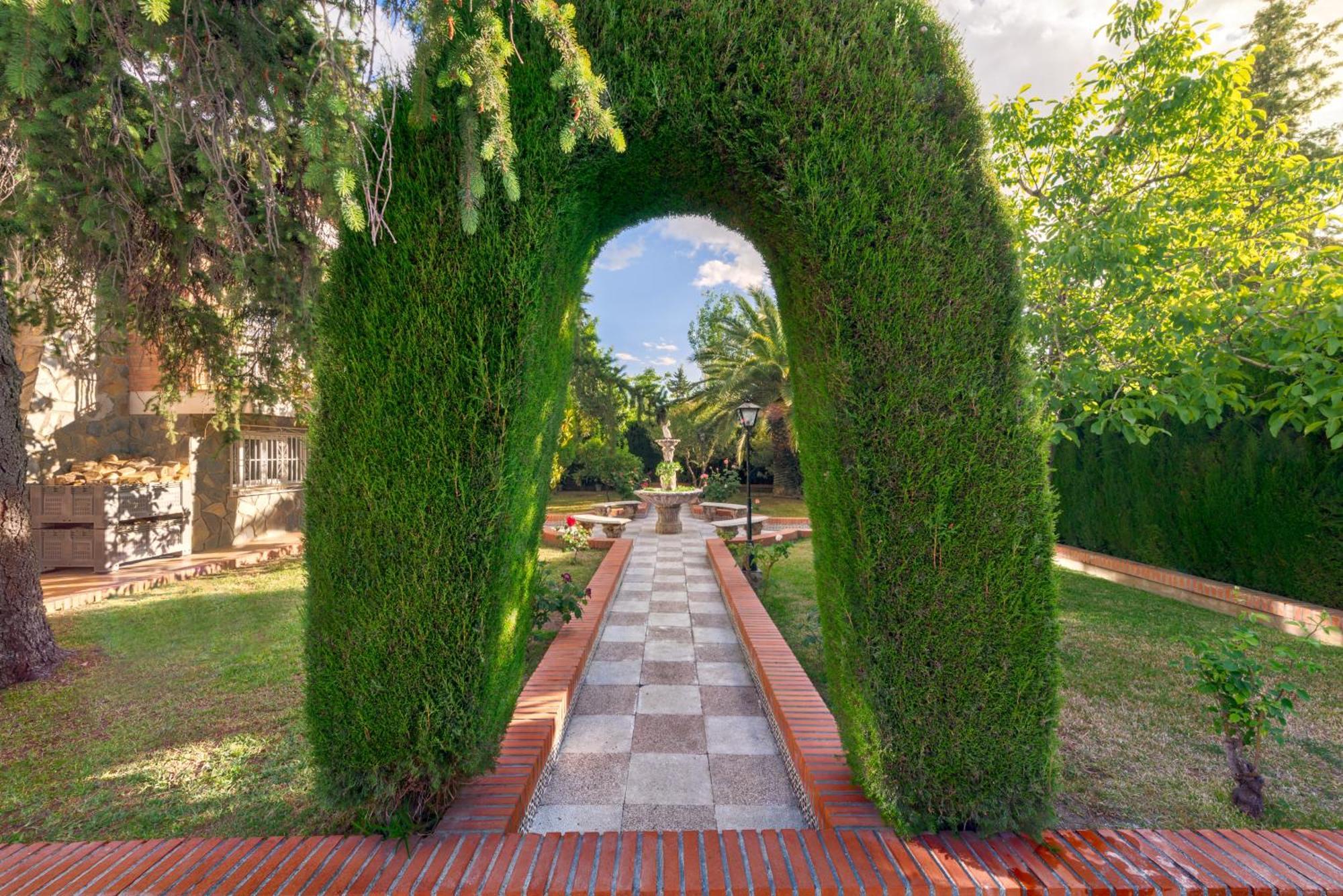 Villa Granada Garden Deluxe 모나칠 외부 사진