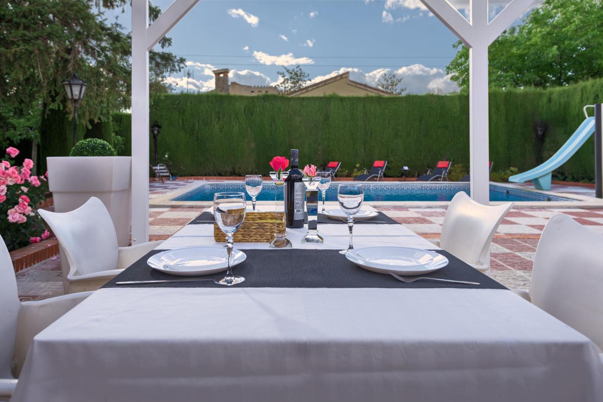 Villa Granada Garden Deluxe 모나칠 외부 사진