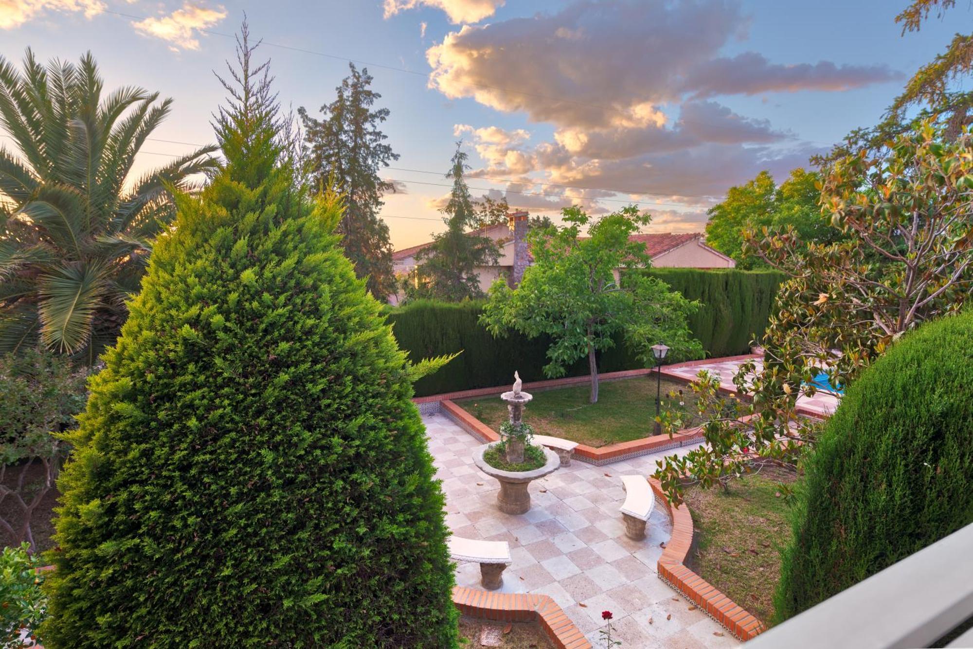 Villa Granada Garden Deluxe 모나칠 외부 사진