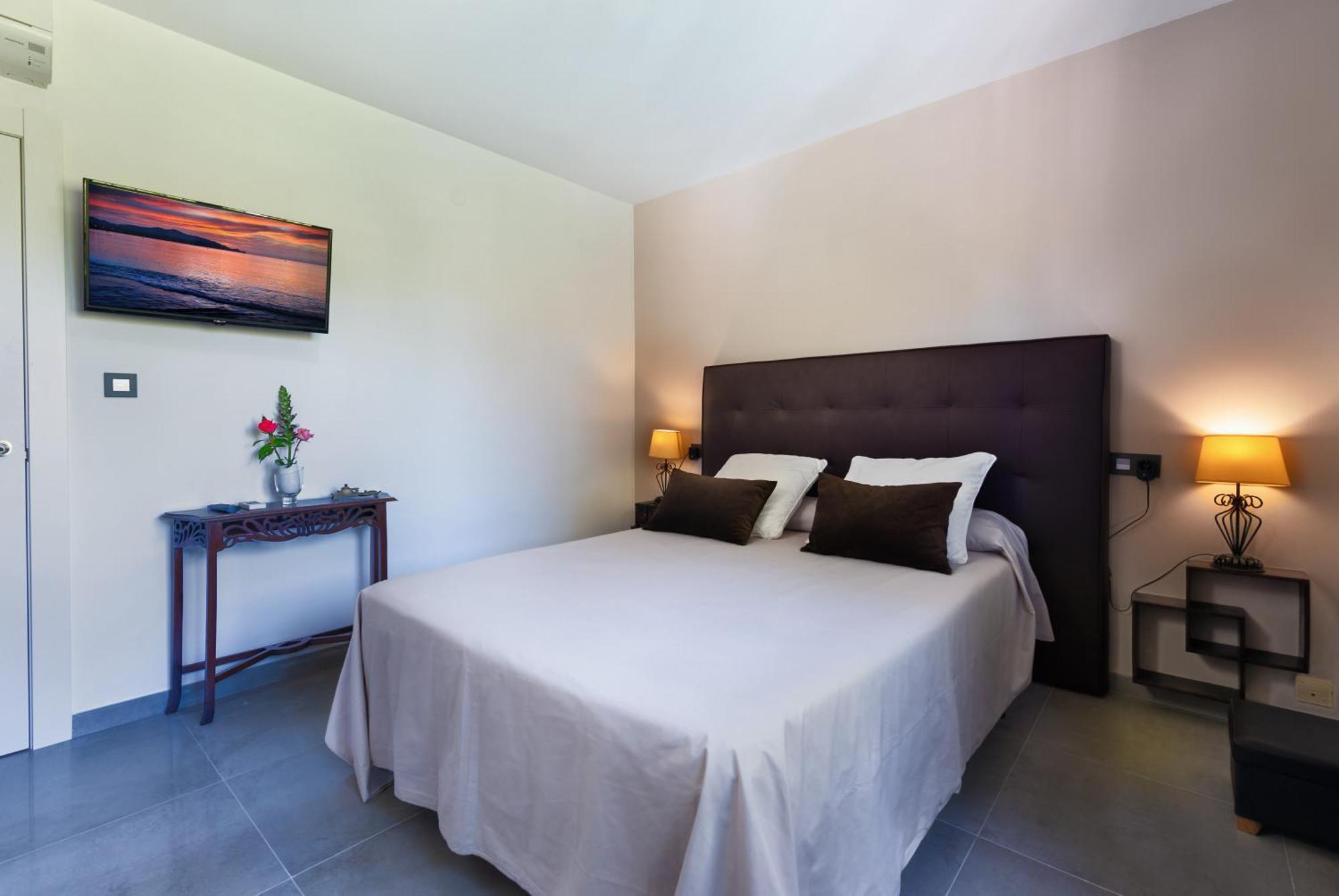 Villa Granada Garden Deluxe 모나칠 외부 사진