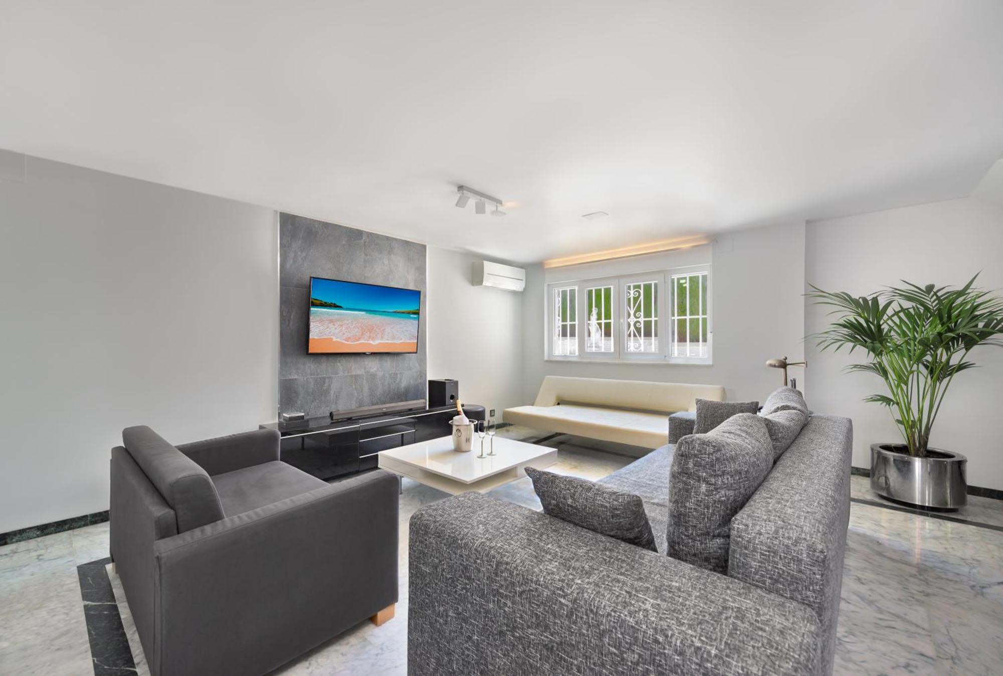 Villa Granada Garden Deluxe 모나칠 외부 사진