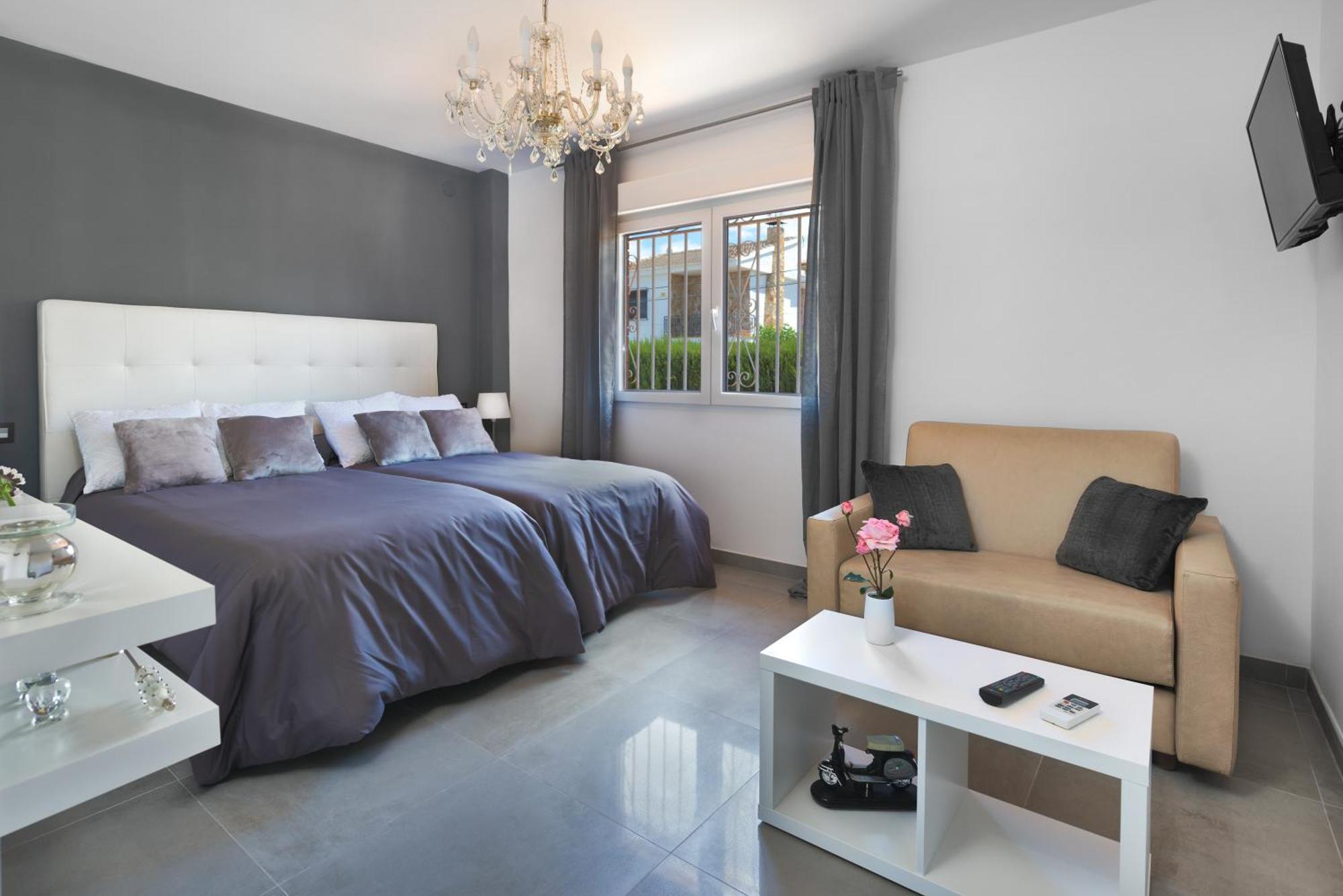 Villa Granada Garden Deluxe 모나칠 외부 사진